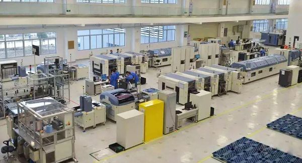 燈塔工廠領(lǐng)航智能制造 數(shù)字化技術(shù)如何保駕護(hù)航？